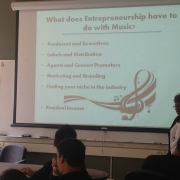 1535500_664091330308654_1786845983_n